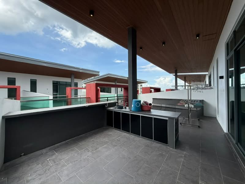 4-storey Terraced House for Sale in Taman Rifle (Ayer Itam) - S J Foo - Balcony - PropertyGuru.com.my