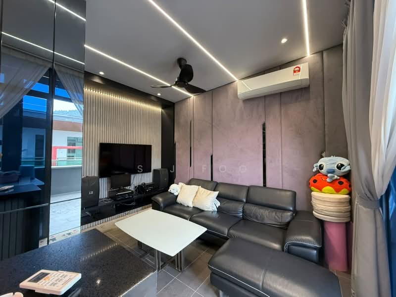 4-storey Terraced House for Sale in Taman Rifle (Ayer Itam) - S J Foo - Living Room - PropertyGuru.com.my