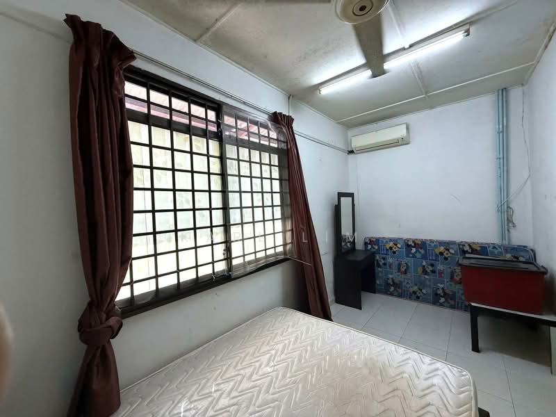 2-storey Terraced House for Sale in Taman Johor Jaya (Johor Bahru) - Karl Lim - Bedroom - PropertyGuru.com.my