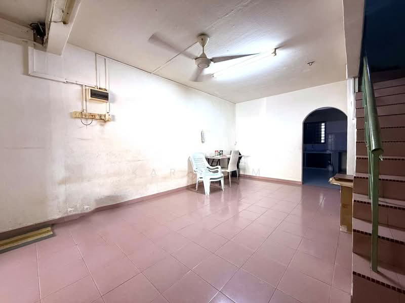 2-storey Terraced House for Sale in Taman Johor Jaya (Johor Bahru) - Karl Lim - Living Room - PropertyGuru.com.my