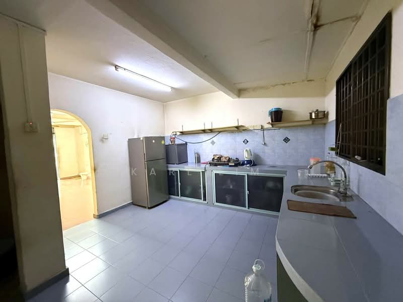 2-storey Terraced House for Sale in Taman Johor Jaya (Johor Bahru) - Karl Lim - Kitchen - PropertyGuru.com.my