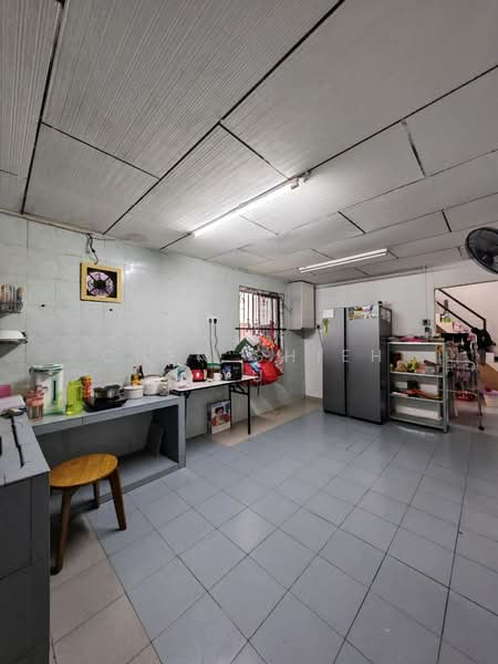 1-storey Terraced House for Sale in Taman Johor (Tampoi) - Chen Shieh Yu - Kitchen - PropertyGuru.com.my