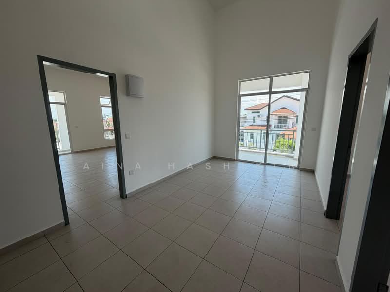 2-storey Terraced House for Sale in Taman Cheng Setia (Cheng) - Aina Hashikin - PropertyGuru.com.my
