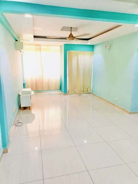 Pangsapuri untuk Disewa di Apartment Taman Topaz - Erin Yusof - Living Room - PropertyGuru.com.my