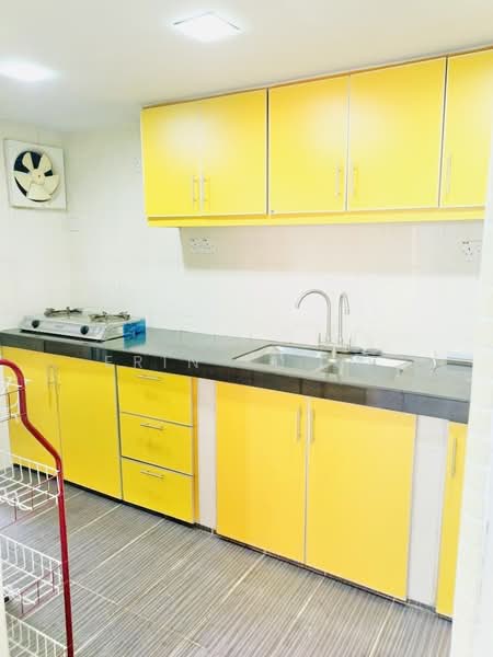 Pangsapuri untuk Disewa di Apartment Taman Topaz - Erin Yusof - Kitchen - PropertyGuru.com.my