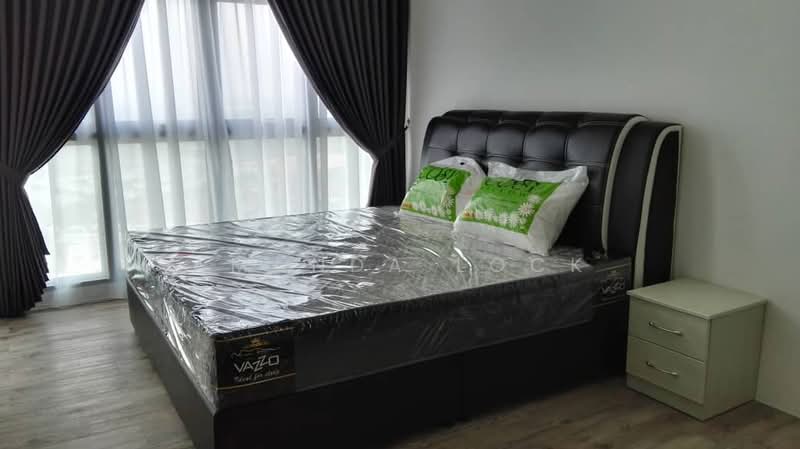 Condominium for Sale at Lakefront Residence - Amanda Lock - Bedroom - PropertyGuru.com.my