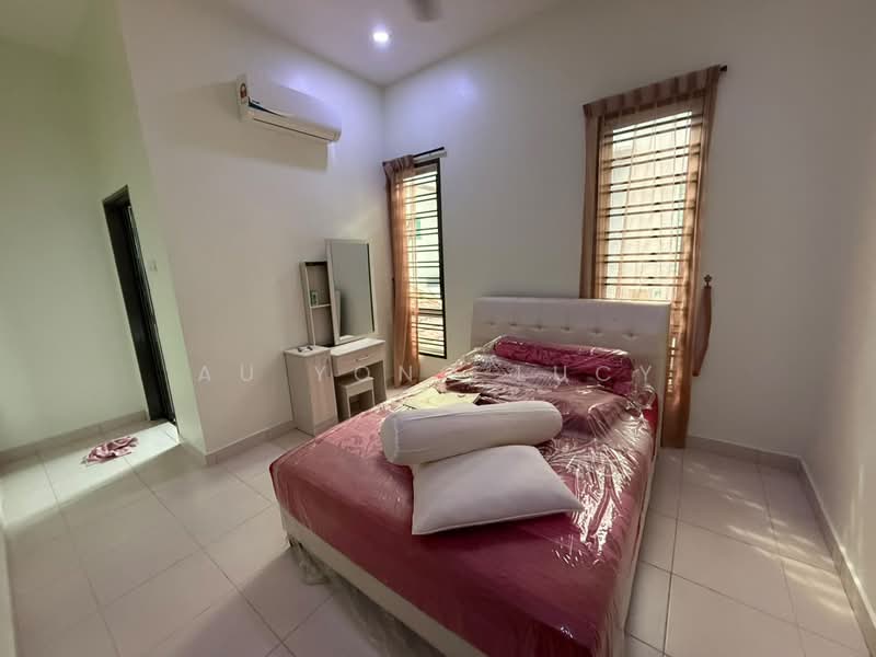 Cluster House for Sale in Taman Seri Austin (Tebrau) - Au Yong Lucy - Bedroom - PropertyGuru.com.my