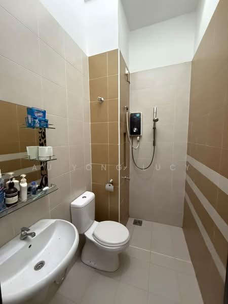 Cluster House for Sale in Taman Seri Austin (Tebrau) - Au Yong Lucy - Bathroom - PropertyGuru.com.my