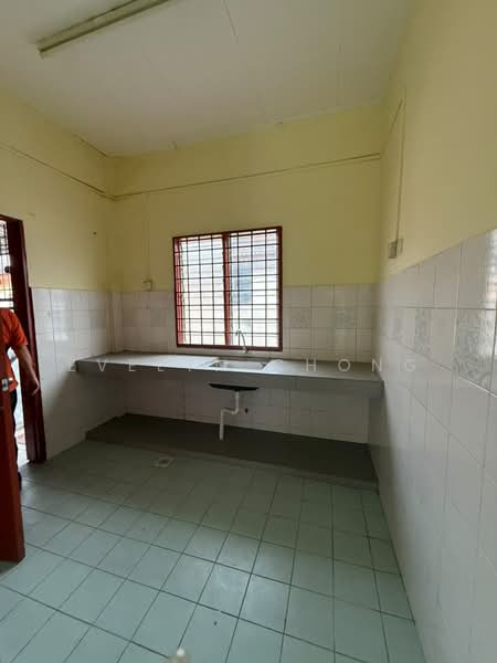 Rumah Teres untuk Dijual di Taman Oakland (Bukit Kepayang) - Evelyn Chong - Kitchen - PropertyGuru.com.my