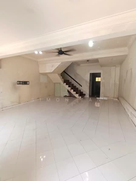 Rumah Teres 2 Tingkat untuk Dijual di TAMAN PUCHONG UTAMA (Puchong) - Simon Tan - Living Room - PropertyGuru.com.my