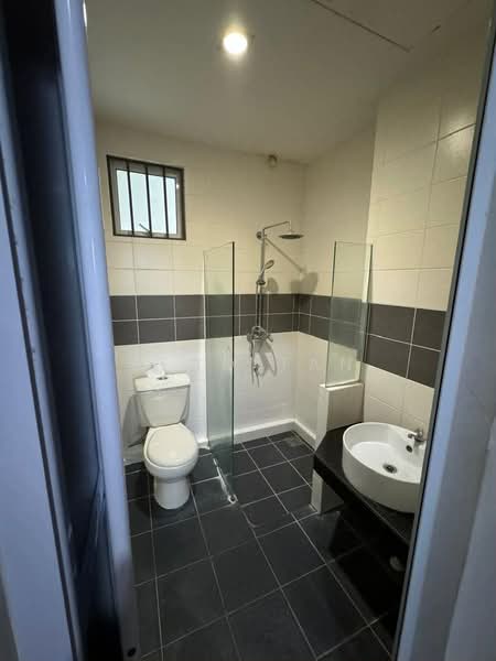 Semi-Detached House for Rent in Kuching (Sarawak) - Jeno Tan - Bathroom - PropertyGuru.com.my