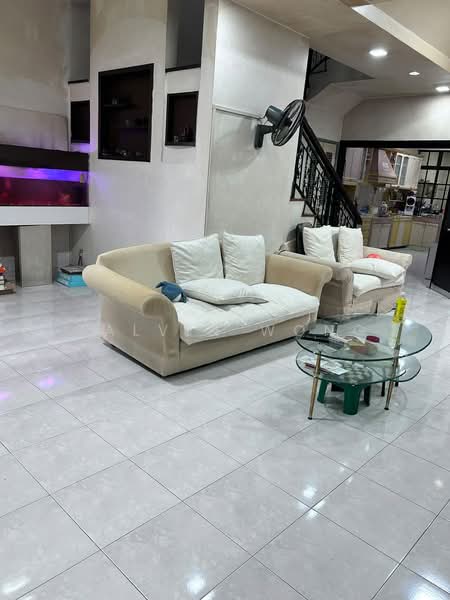 Rumah Teres 2 Tingkat untuk Dijual di Taman Pelangi Indah (Ulu Tiram) - Calvin Wong - Living Room - PropertyGuru.com.my