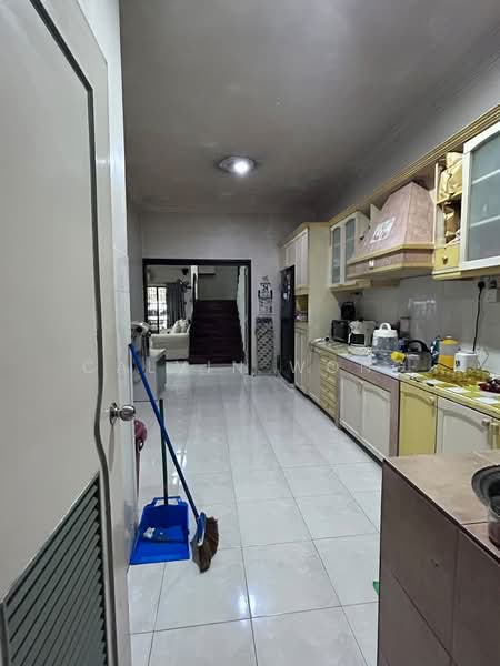 Rumah Teres 2 Tingkat untuk Dijual di Taman Pelangi Indah (Ulu Tiram) - Calvin Wong - Kitchen - PropertyGuru.com.my