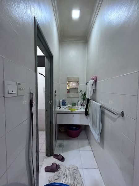 Rumah Teres 2 Tingkat untuk Dijual di Taman Pelangi Indah (Ulu Tiram) - Calvin Wong - Bathroom - PropertyGuru.com.my