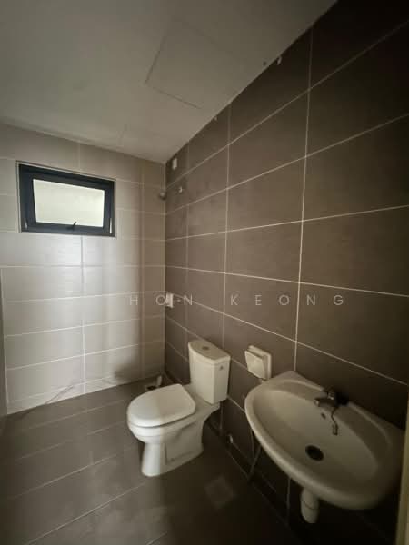 Condominium for Sale at Skyvilla @ D'Island - Ng Hon Keong - Bathroom - PropertyGuru.com.my