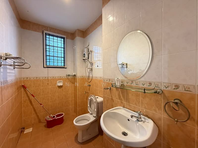 2-storey Terraced House for Rent in Bandar Baru Permas Jaya (Permas Jaya) - Anna Wong - Bathroom - PropertyGuru.com.my