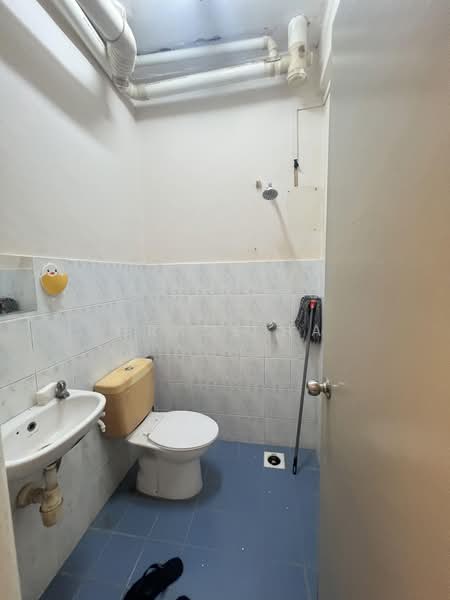 Apartment for Rent at Taman Bukit Kenangan - Grace Ha - Bathroom - PropertyGuru.com.my