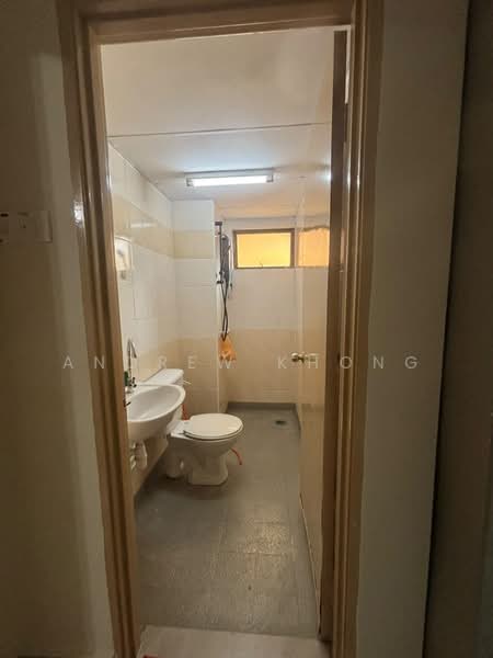 Kondominium untuk Disewa di Putra Villa - Andrew Khong - Bathroom - PropertyGuru.com.my