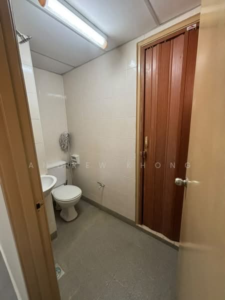 Kondominium untuk Disewa di Putra Villa - Andrew Khong - Bathroom - PropertyGuru.com.my
