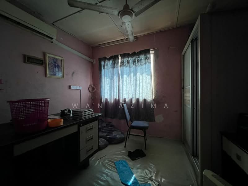 Rumah Teres untuk Dijual di Taman Kantan Permai (Kajang) - Wan Azima - Study - PropertyGuru.com.my