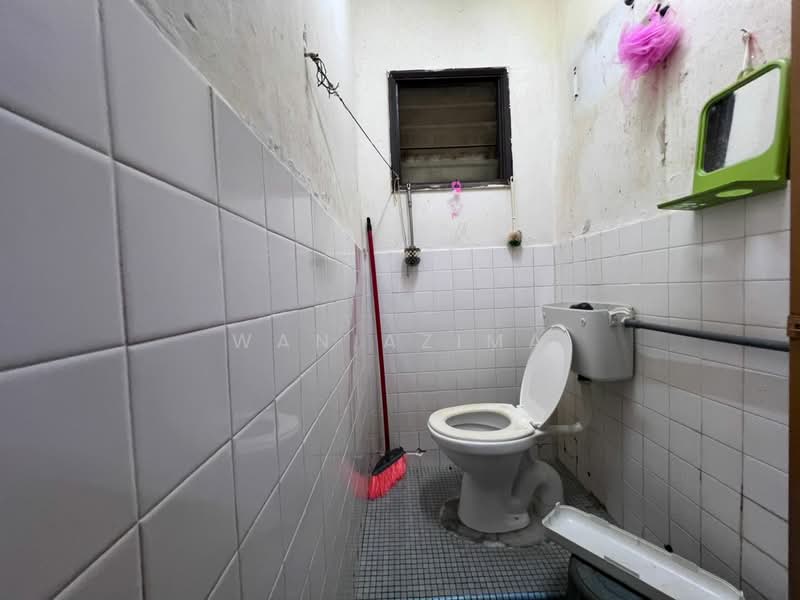 Rumah Teres untuk Dijual di Taman Kantan Permai (Kajang) - Wan Azima - Bathroom - PropertyGuru.com.my