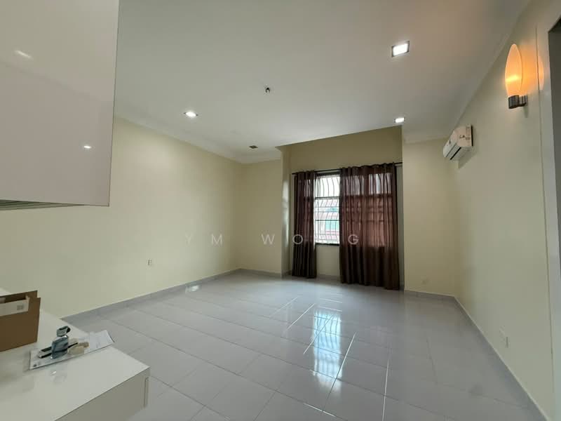 2-storey Terraced House for Sale in Taman Bukit Mewah (Tampoi) - Ym Wong - Living Room - PropertyGuru.com.my