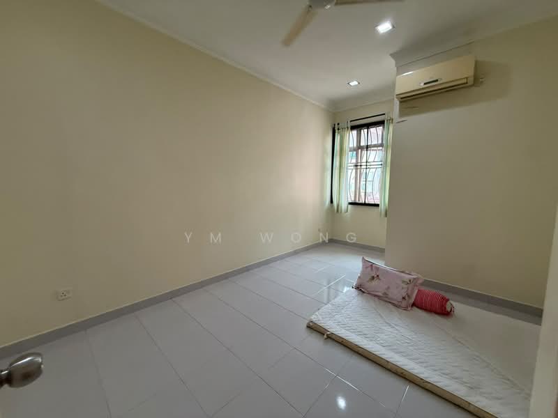 2-storey Terraced House for Sale in Taman Bukit Mewah (Tampoi) - Ym Wong - Bedroom - PropertyGuru.com.my