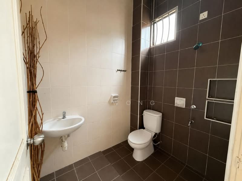 2-storey Terraced House for Sale in Taman Bukit Mewah (Tampoi) - Ym Wong - Bathroom - PropertyGuru.com.my