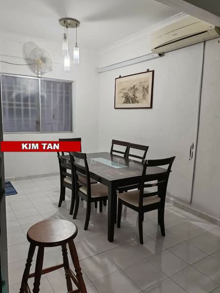 Pangsapuri untuk Disewa di Taman Pekaka Block 31 - Kim Tan - Dining Room - PropertyGuru.com.my
