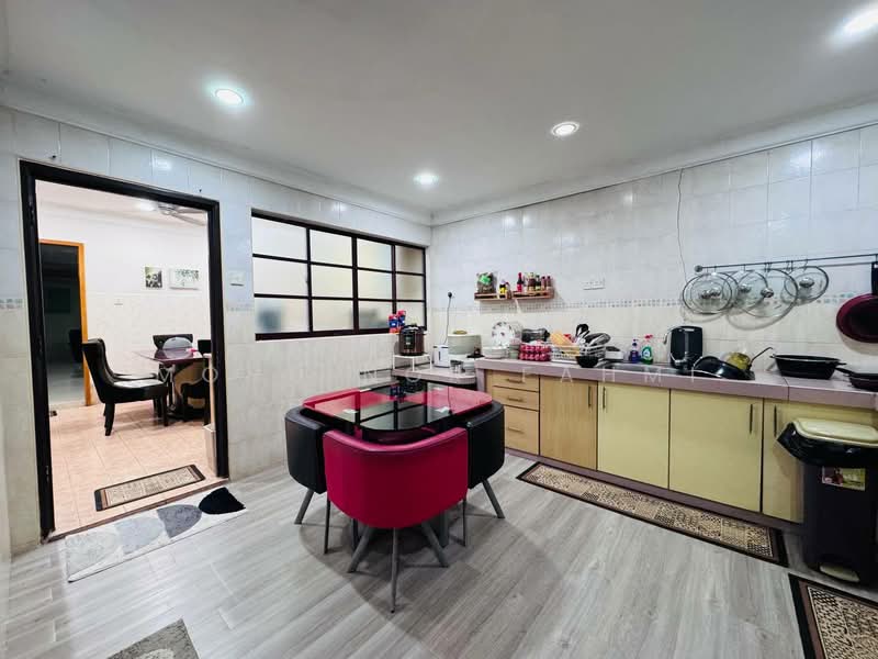 2-storey Terraced House for Sale in Bukit Jelutong (Shah Alam) - Mohd Nor Fahmi - Kitchen - PropertyGuru.com.my