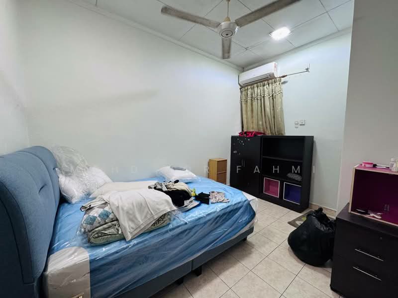 2-storey Terraced House for Sale in Bukit Jelutong (Shah Alam) - Mohd Nor Fahmi - Bedroom - PropertyGuru.com.my