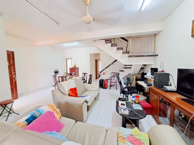 Rumah Teres untuk Dijual di Bandar Kinrara Seksyen 5 (Bandar Kinrara) - SUNNY YONG - Living Room - PropertyGuru.com.my