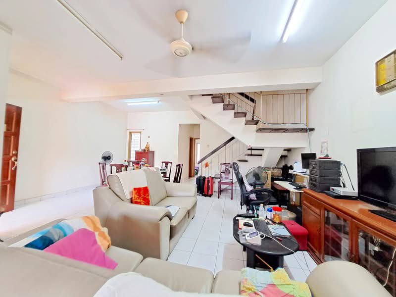 Rumah Teres untuk Dijual di Bandar Kinrara Seksyen 5 (Bandar Kinrara) - SUNNY YONG - Living Room - PropertyGuru.com.my