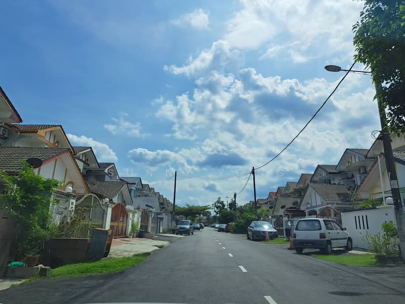 Rumah Teres untuk Dijual di Bandar Kinrara Seksyen 5 (Bandar Kinrara) - SUNNY YONG - Exterior - PropertyGuru.com.my
