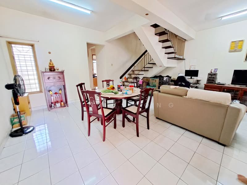 Rumah Teres untuk Dijual di Bandar Kinrara Seksyen 5 (Bandar Kinrara) - SUNNY YONG - Living Room - PropertyGuru.com.my
