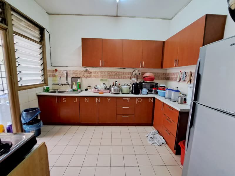 Rumah Teres untuk Dijual di Bandar Kinrara Seksyen 5 (Bandar Kinrara) - SUNNY YONG - Kitchen - PropertyGuru.com.my