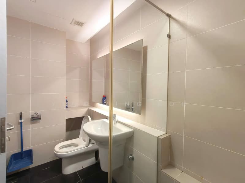 Service Residence for Sale at Suasana Bukit Ceylon / Raja Chulan Residences - Ying Ying Koh - Bathroom - PropertyGuru.com.my