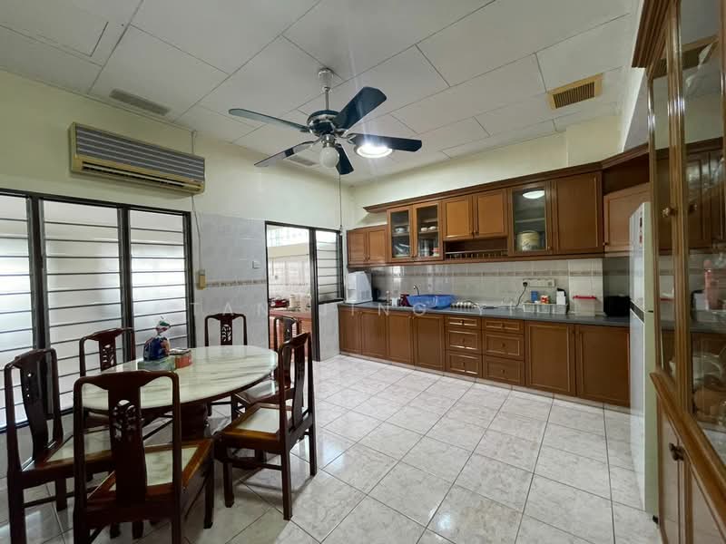 Rumah Banglo untuk Dijual di Jelutong (Penang) - Tan Jing Yi - Kitchen - PropertyGuru.com.my