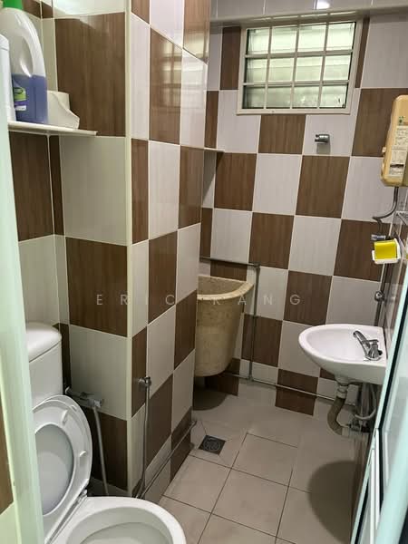 Flat for Rent at Desa Selatan - Eric Kang - Bathroom - PropertyGuru.com.my