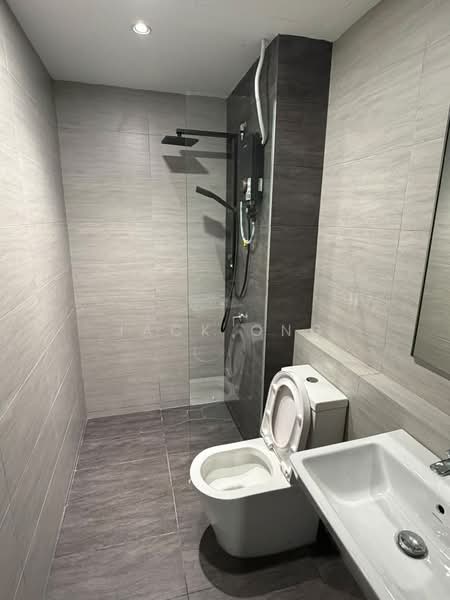 Servis Apartment untuk Disewa di Aurora Subang Jaya - Jack Ong - Bathroom - PropertyGuru.com.my