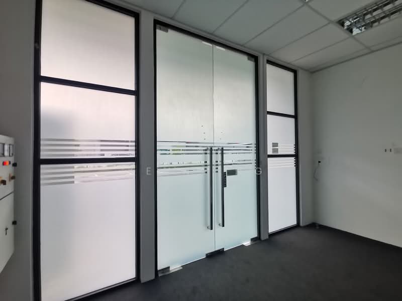 Kilang untuk Disewa di TAMAN PUCHONG UTAMA (Puchong) - Kenny Ng - Entrance - PropertyGuru.com.my