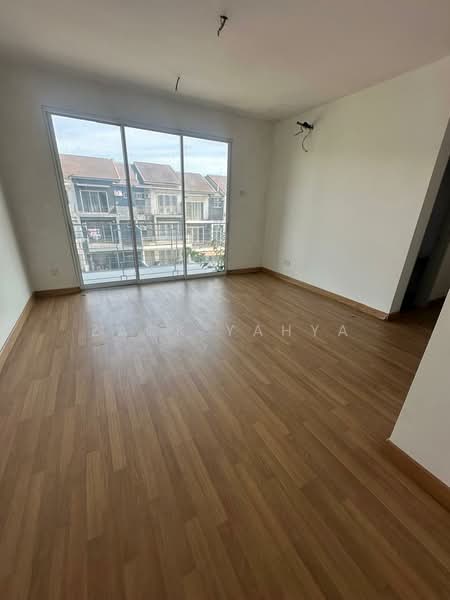 3-storey Terraced House for Sale in Rawang (Selangor) - Zack Yahya - PropertyGuru.com.my