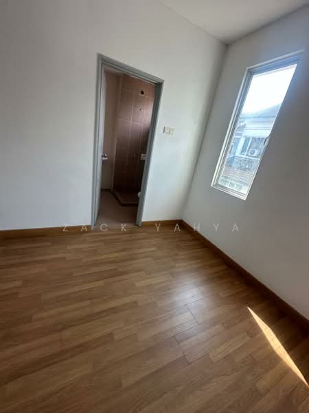3-storey Terraced House for Sale in Rawang (Selangor) - Zack Yahya - PropertyGuru.com.my