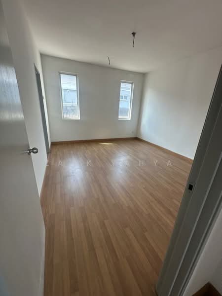 3-storey Terraced House for Sale in Rawang (Selangor) - Zack Yahya - PropertyGuru.com.my