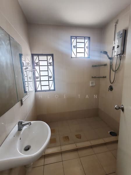 Terraced House for Sale in Kemuning Utama (Shah Alam) - Chloe Tan - Bathroom - PropertyGuru.com.my