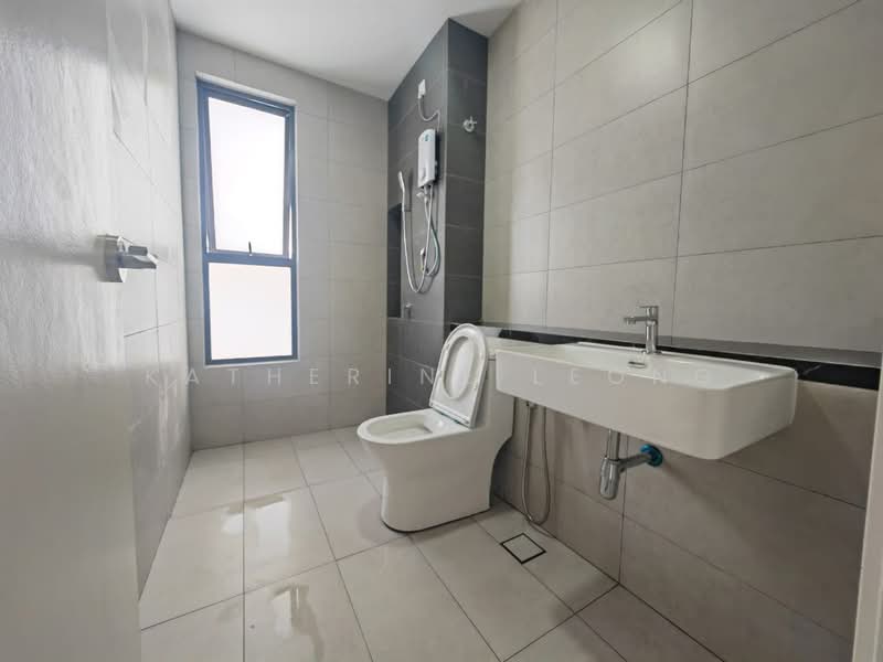 Rumah Teres 2 Tingkat untuk Disewa di Kota Emerald (Rawang) - Katherine Leong - Bathroom - PropertyGuru.com.my
