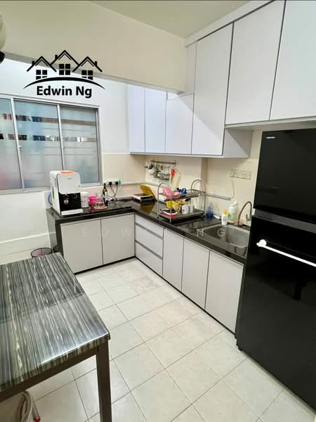Pangsapuri untuk Dijual di Relau Vista Apartment - Edwin Ng - Kitchen - PropertyGuru.com.my