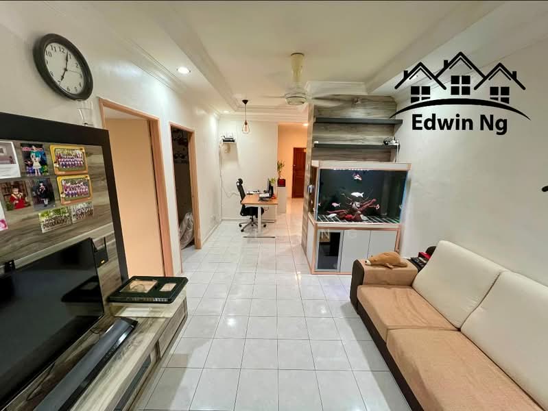 Pangsapuri untuk Dijual di Relau Vista Apartment - Edwin Ng - Living Room - PropertyGuru.com.my