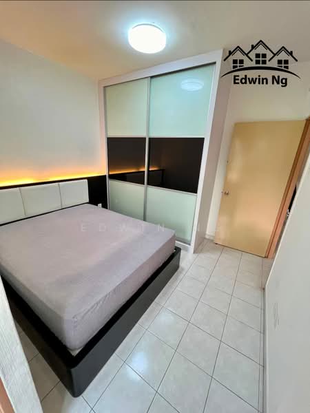 Pangsapuri untuk Dijual di Relau Vista Apartment - Edwin Ng - Bedroom - PropertyGuru.com.my