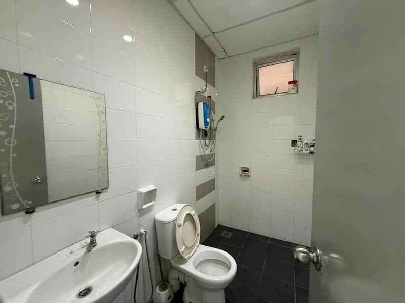 Condominium for Sale at Boulevard Condominium (BLVD) - Meng . - Bathroom - PropertyGuru.com.my